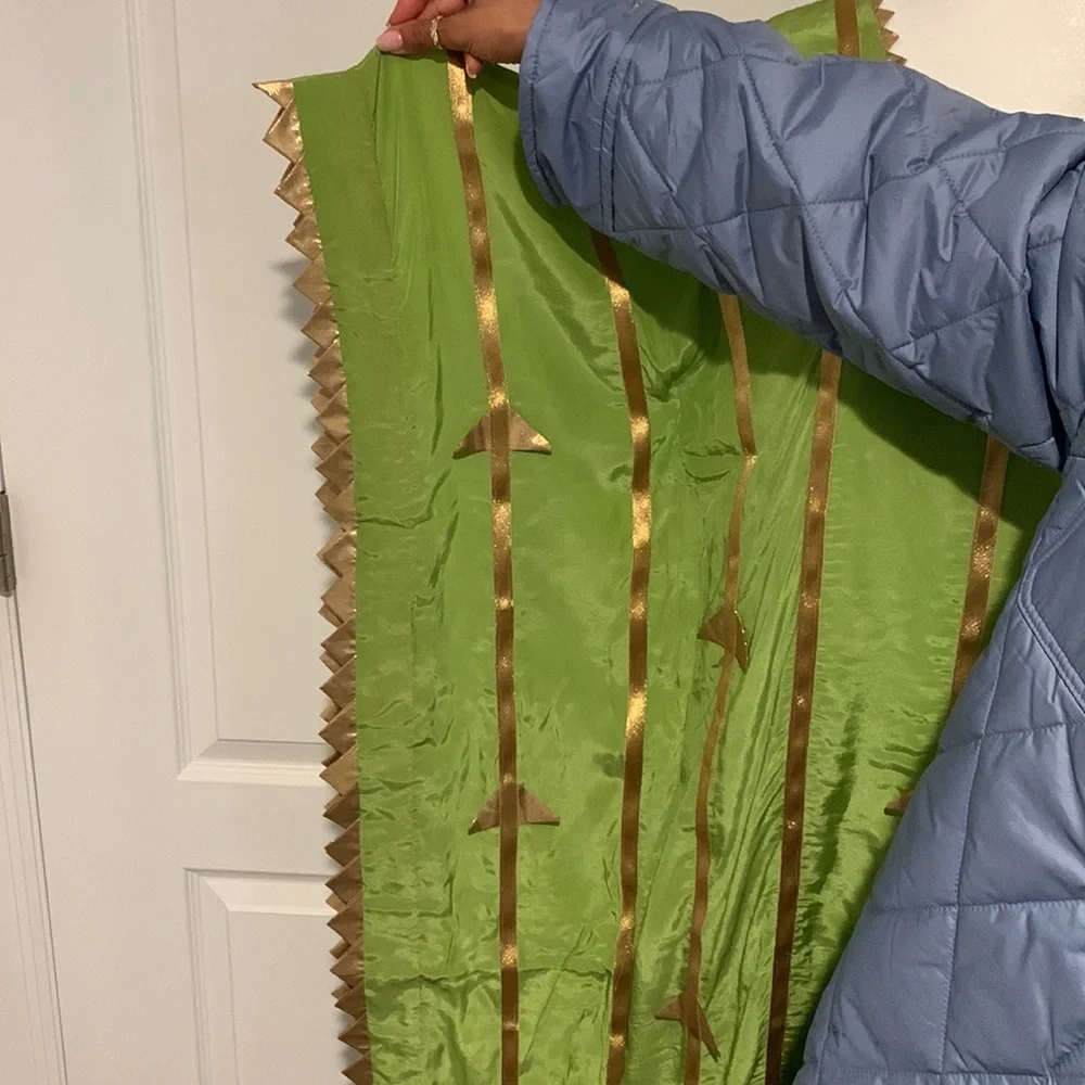 Beautiful floor length green kaftan with embroidered handmade lampi triangles. - Picture 12 of 14